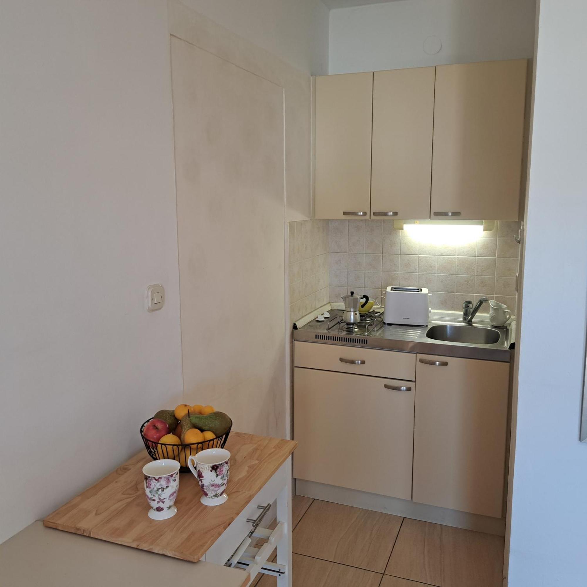 Apartment Jelka Malinska Eksteriør billede